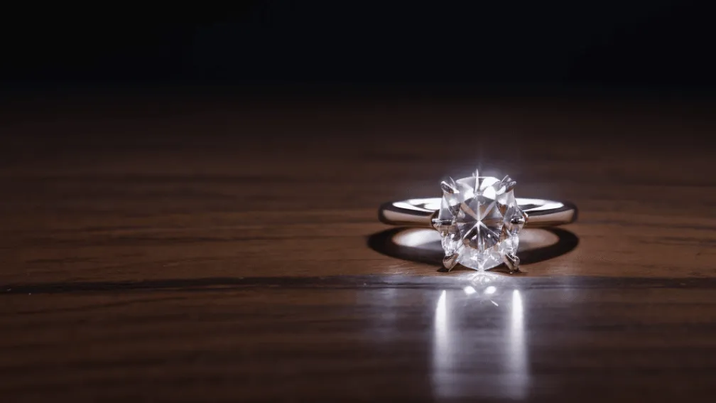 Dramă cu diamant la „Vocea Germaniei”: Shirin David și-a pierdut inelul de un carat după ce a îngenuncheat în fața unei concurente