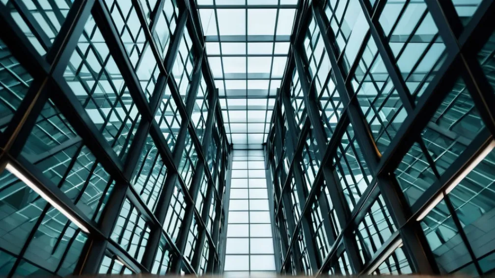 Managerii femei se confruntă cu stereotipuri și jocuri de putere în mediile corporative dominate de bărbați