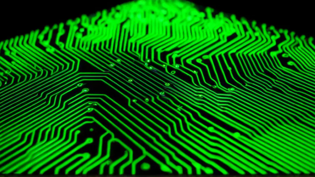 Nvidia depășește estimările analiștilor: acțiunile gigantului de cipuri în creștere pe fondul cererii de AI