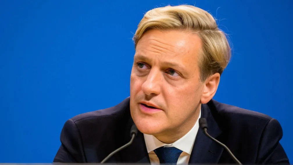 Secretarul General CDU critică pe Alice Weidel, evitând conflictul pe tema pensiilor