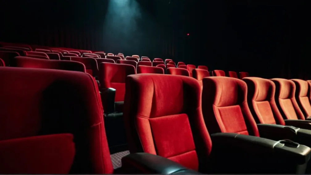 Invazie de ploșnițe într-un cinematograf renumit din Paris: Spectatorii, atacați în timpul unui film horror