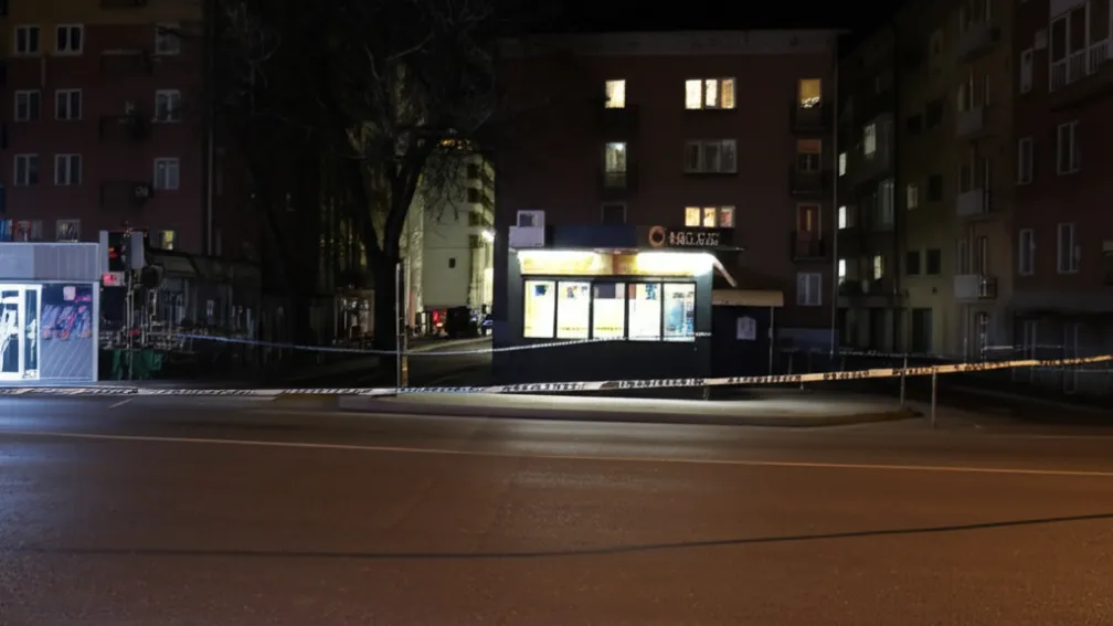 Efracție la fast-food: Hoții fură bere și bani
