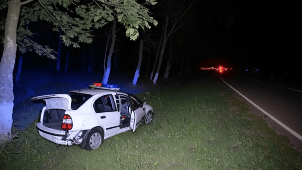 «Accident grav pe K57: Tânăr șofer se izbește de un copac»