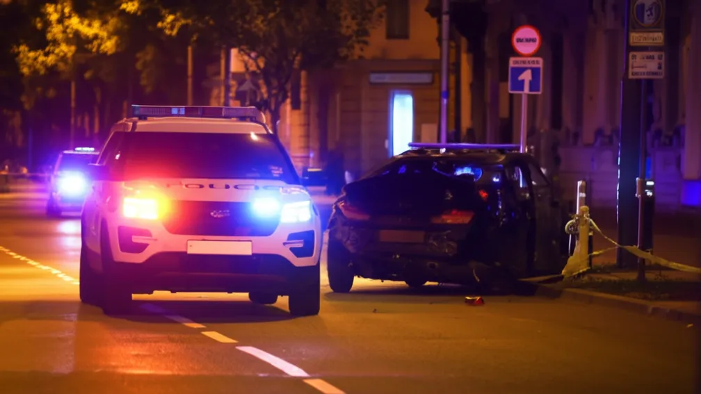 Bremerhaven: Adolescent de 15 ani fuge de poliție cu mașina