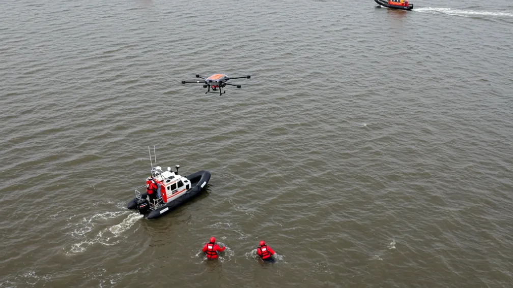 Salvare dramatică în Marea Nordului: Turiști salvați de drone