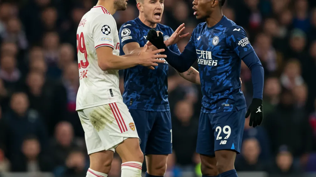 Conflict la HSV: Dompé l-a atacat pe Mikelbrencis - Ce s-a întâmplat?