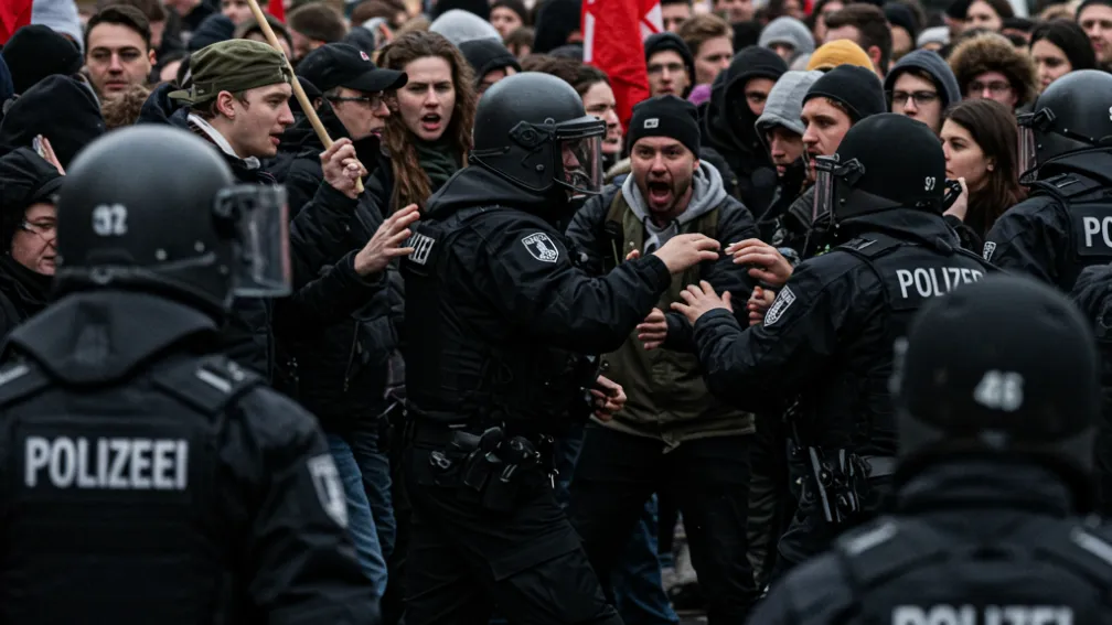 15 arestări – Susținătorii antisemitismului au participat la Marșul de Paște din Berlin!