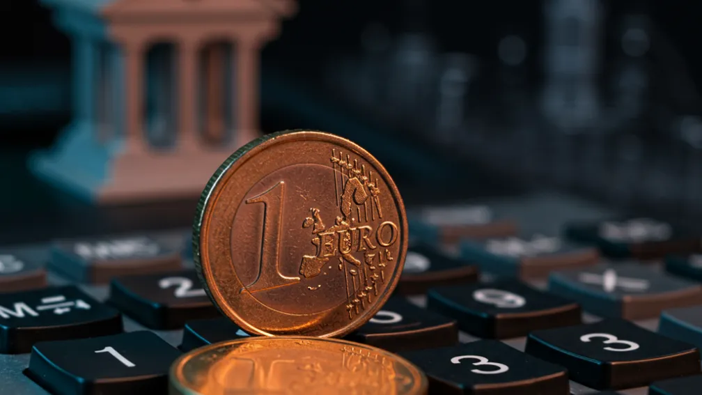 Creșteri de taxe la conturile curente: Unul din cinci clienți bancari plătește mai mult