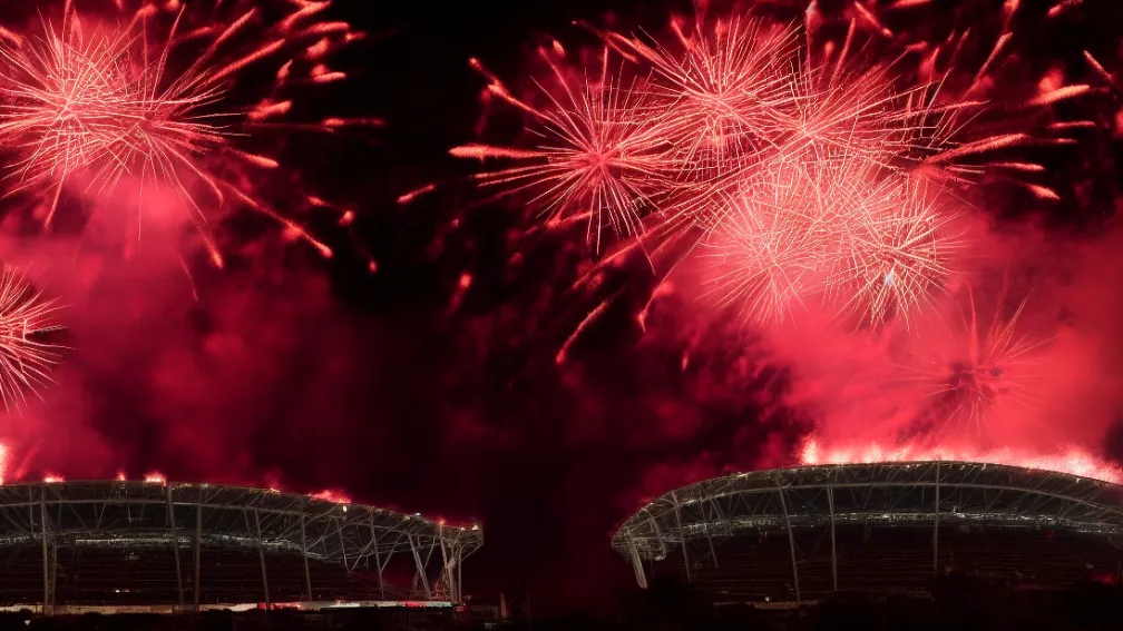 Petrecere cu Trofee în Austria degenerează – Acoperișul stadionului incendiat cu artificii