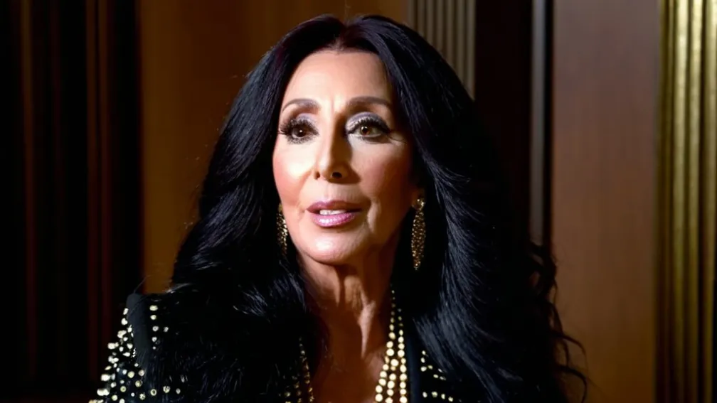 Cher, declarație de dragoste pentru iubitul mai tânăr: „Pur și simplu ne distrăm de minune”