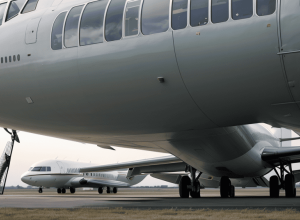 Incident după aterizarea avionului președintelui francez Macron: Ce s-a întâmplat?