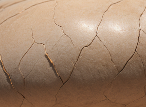 Pielea în menopauză: Ce se întâmplă și cum să o îngrijim? Explicațiile unui dermatolog