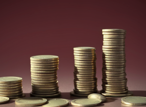 Chiria consumă peste jumătate din salariu: Un studiu arată presiunea financiară a locuințelor