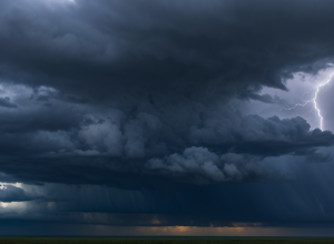 Furtuni puternice se îndreaptă spre Bavaria: Meteorologii avertizează asupra fenomenelor periculoase