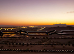 Youtuberul German Simon Desue și un Model GNTM, Arestați în Dubai pentru Droguri