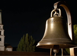 Clopotul de Bronz Furat din Vahr, Bremen, Recuperat de la un Centru de Reciclare