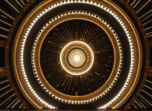 Pastoriță din Berlin Căsătorește Patru Bărbați, Stârnind Controverse Legate de Poligamie