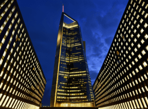 Stabilitatea domină prețul banilor: BCE și Fed mențin optimismul economic