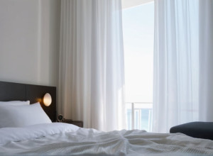 Scapă de mirosul neplăcut din dormitor: Ghid complet pentru un somn proaspăt