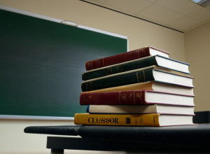 O profesoară de 70 de ani revine la catedră: Germania se confruntă cu o penurie acută de cadre didactice