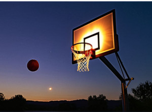 Coșul Decisiv: O Aruncare Spectaculoasă în Semifinala Cupei cu 0,8 Secunde Rămase