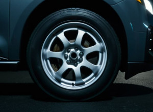 Warstein: Necunoscuți slăbesc prezoanele roților la mașini, poliția caută martori