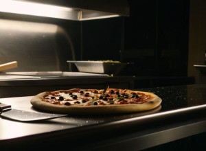 Jaf armat la o pizzerie din Hamburg: Tâlharul cu cuțit a fugit cu prada