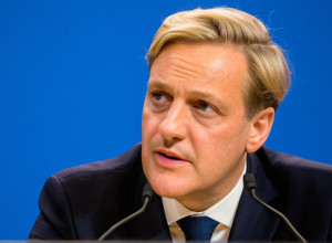 Secretarul General CDU critică pe Alice Weidel, evitând conflictul pe tema pensiilor