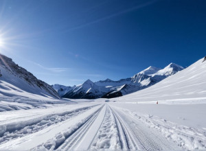 Avalanșă Majoră în Alpii Tirolezi: Șase Schiori Prinși de Zăpadă pe Pârtie