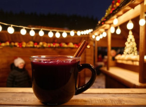Prețul vinului fiert la Târgurile de Crăciun: Cât costă băutura festivă anul acesta