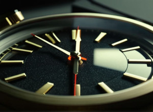 Ofertă Extremă de Muncă în Elveția: Săptămâni de 100 de Ore și Impactul Devastator Asupra Sănătății