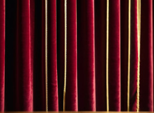 Ursula Karven revine pe scenă cu un triumf, fiii săi își prezintă iubitele