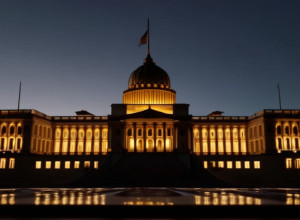 Piețele Financiare în Scădere: Fiul Lui Bolsonaro Încarcerat Vizează Președinția Braziliei