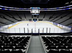 Arena Olimpică de Hochei din Milano: Gheața Prea Mică și Lucrări Nedesfășurate