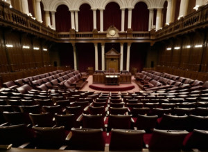 Deputați AfD acuzați că au agresat angajați ai Bundestagului: Intervenție a poliției înainte de miezul nopții