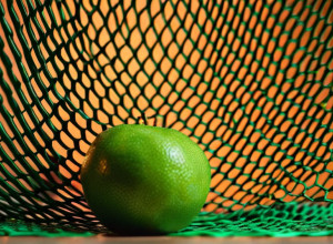 Studiul dezvăluie: Cum ne manipulează plasele de fructe percepția în supermarket