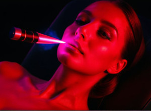 Starleta TV Yvonne Woelke a suferit o procedură cu laser dureroasă pentru a-l impresiona pe Peter Klein