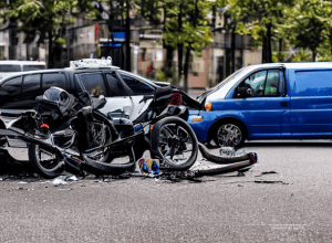 Accident grav în Berlin: Biciclist lovit de furgonetă