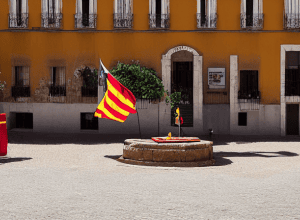 Bugetul controversat din Ripoll: Aliança Catalana taie fondurile pentru asistența socială și prioritizează tradițiile
