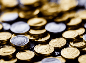 Curtea Supremă decide că un pensionar poate păstra 12.000 de euro primiți dintr-o pensie eronată
