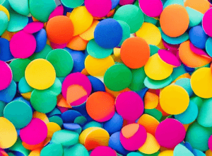 Găsește cele 3 pălării greșite în imaginea săptămânii!