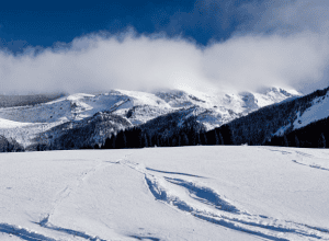 Avalanșă uriașă spre schiori - Nu vrei să fii în acest teleschi
