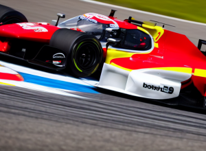Vettel pilotează acum pentru Max Kruse
