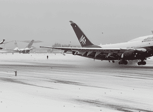 Avion cargo, aterizare forțată în zăpadă