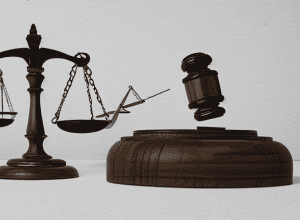 Lehmann, «comportament necioplit» în tribunal