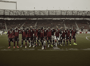 Accidentare gravă portarului Milan, rugăciuni pe teren