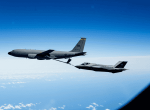 Manevră periculoasă: Alimentare în aer a unui F-35