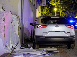 Accident Ransweiler: Tineri cu Mazda intră într-o casă