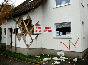 Vandalism la Mendig: Fațada unei case, vandalizată cu pietre