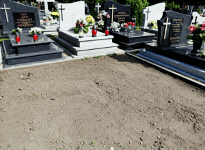 «Te duci la cimitir și se întâmplă asta» - Cine a furat mormântul soacrei?